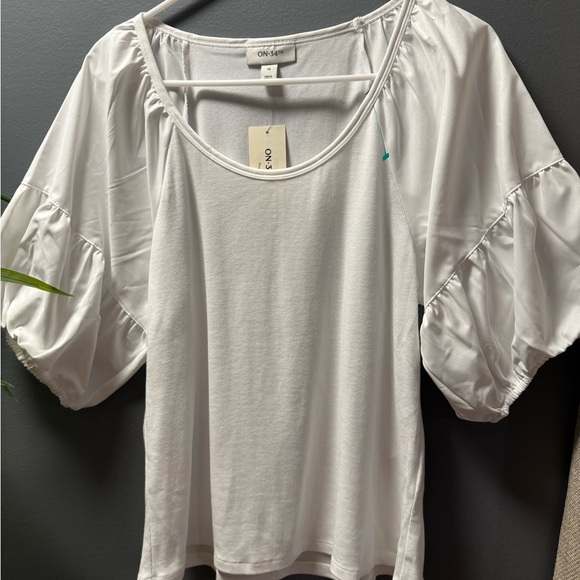 Cream Puff Sleeve Relaxed Blouse - Picture 4 of 6